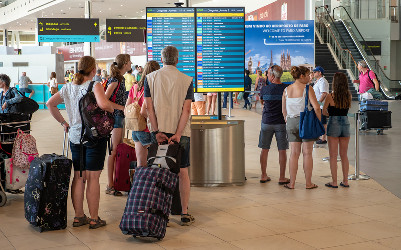 Passenger traffic in FAO Airport is seasonal, being the summer months the busiest ones.